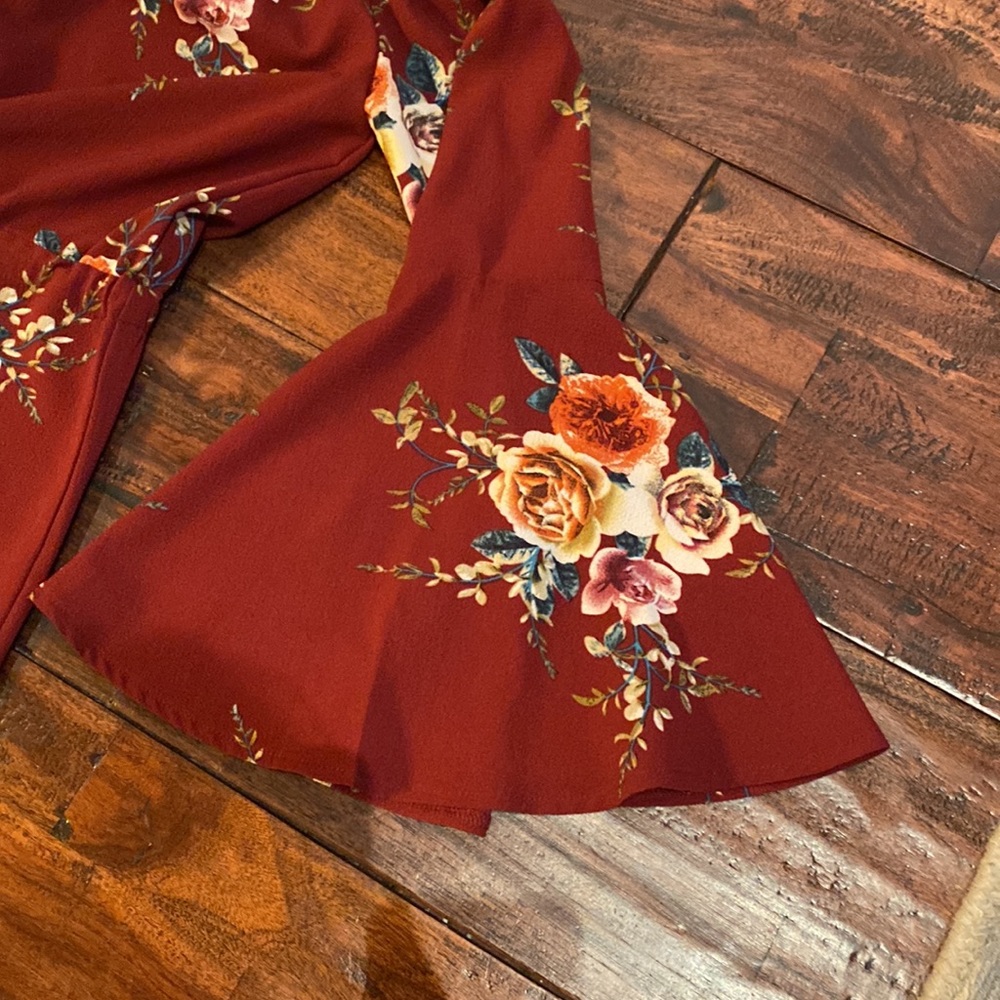 ❤️HAUTE ROUGE OFF SHOULDER FLORAL ROMPER❤️ - Picture 4 of 6